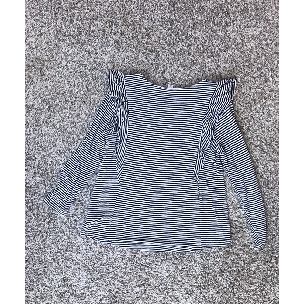 Old Navy Ruffled Top - Picture 3 of 3